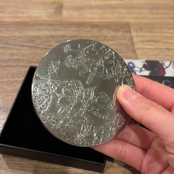 GG Silver Compact Mirror - Picture 1 of 3